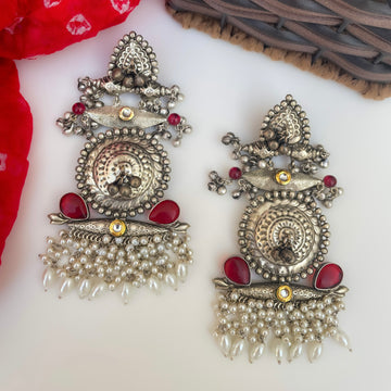 Damini Shoulder Length Dangler