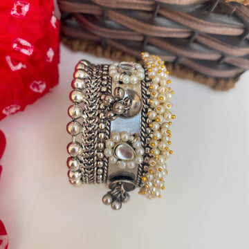 Kashvi Kundan Stone Bangle