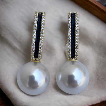 Ginnie 2-in-1 Pearl Studs