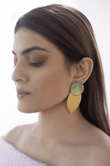 Leaf shape contemporary gold stone studs