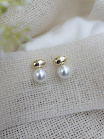 Minimal Pearl and Golden drop earrings