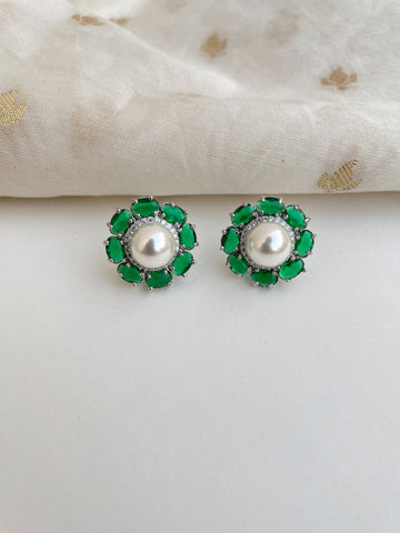 Minimal AD Pearl Studs